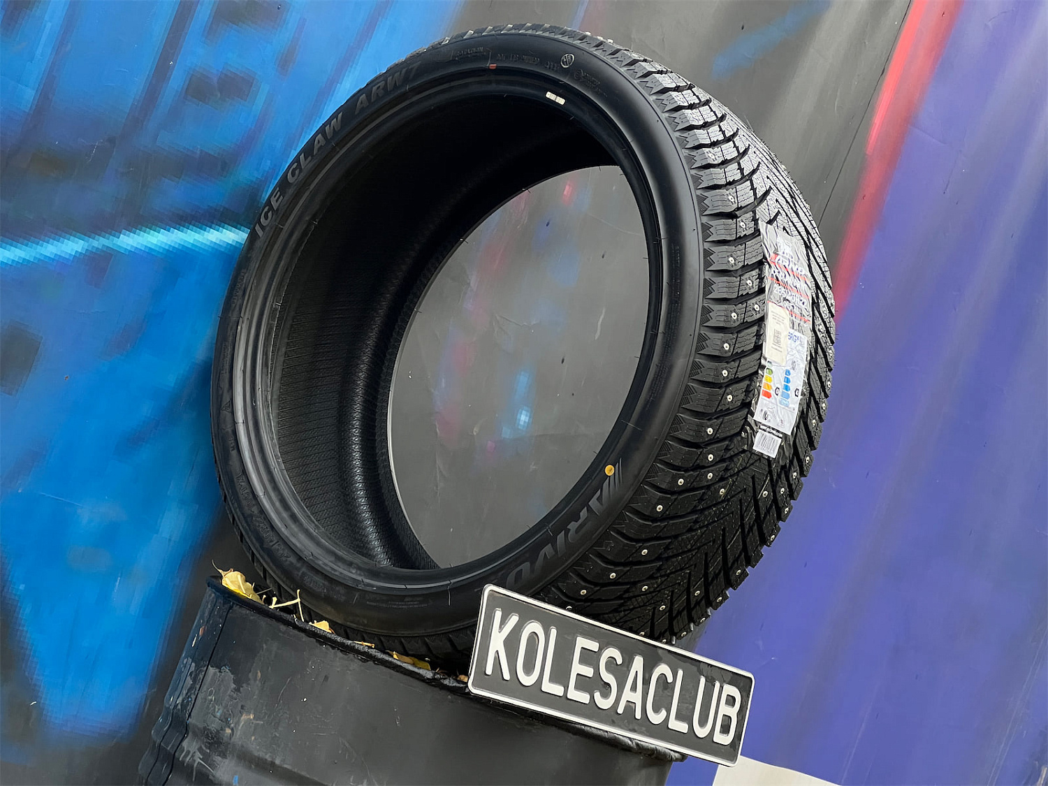 Arivo Ice Claw ARW7 265/40 R22 106T