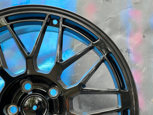 Комплект (4 шт) Sakura Wheels SH8251 8,5j-18 5*114,3 ET38 d73,1 GB