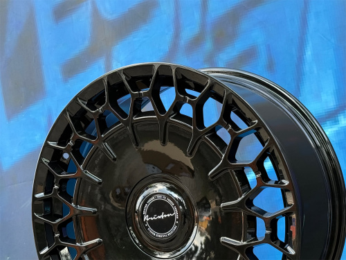 Комплект (4 шт) KC Wheels LX08 8,5j-20 5*139,7 ET35 d110,1 GB