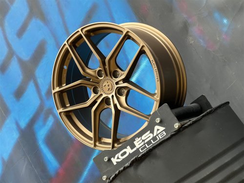 Titan Forged FA751 8j-18 5*120 ET30 d72,6 MBr