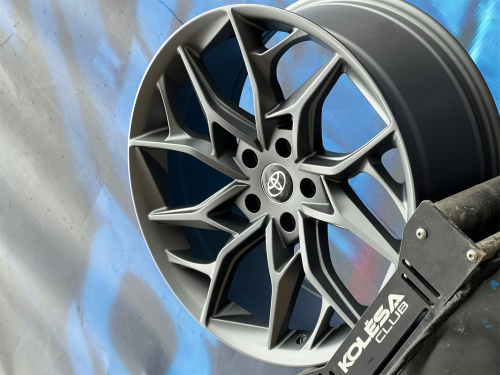 Khann Design DUX14 8,5j-19 5*114,3 ET35 d67,1 MG