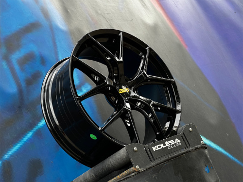 Комплект BBS Design FI-R 9,5j-20 5*120 et35 d72,6 и 8,5j-20 5*120 d72,6 GB
