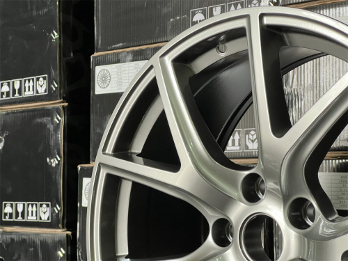 Комплект (4 шт) KC Wheels OEM 751 9j-20 5*127 ET35 d71,5 HB