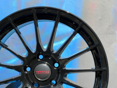 Enkei Design RS05RR 7,5j-17 5*112 ET40 d73,1 GB
