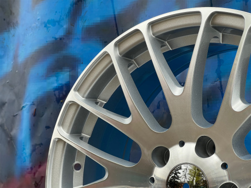 Комплект (4 шт) Sakura Wheels FBX452 7j-17 5*100 ET40 d73,1 SF