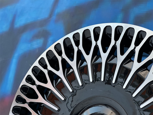 Комплект (4 шт) Sakura Wheels FF9658 7,5j-17 5*100 ET40 d73,1 GBF