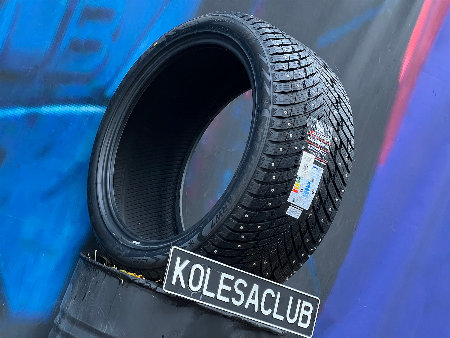 Arivo Ice Claw ARW7 325/35 R22 114T