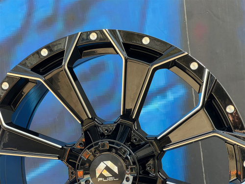 Комплект (4 шт) Fuel Design Assault 9j-20 6*139,7 ET18 d110,1 B+M