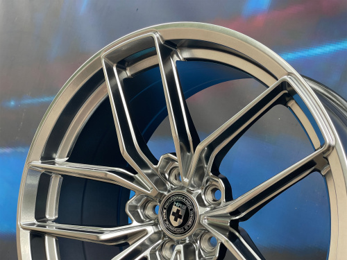 Комплект (4 шт) 2W Wheels FF521 8j-18 5*114,3 ET40 d67,1 HB