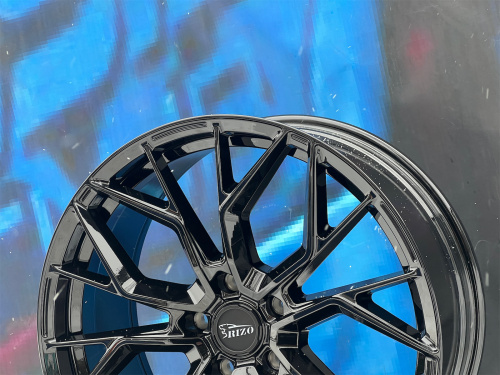 Rizo RS7 8,5j-19 5*108 ET35 d63,3 GB