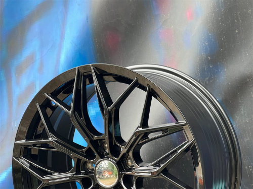 KoKo Wheels FF594 8j-18 5*114,3 ET38 d73,1 GB