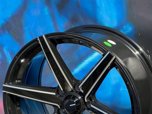 Комплект (4 шт) Shogun Design S6 8,5j-18 5*114,3 ET33 d73,1 GBF