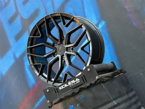 Комплект (4 шт) Titan Forged FA621 8,5j-18 5*105 ET35 d56,6 MG