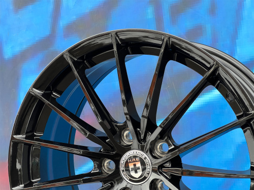 HRE Design P103 7,5j-17 5*112 ET35 d66,6 GB