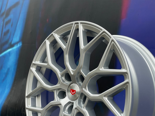 Vossen Design HF2 7,5j-17 5*114,3 ET35 d67,1 FS