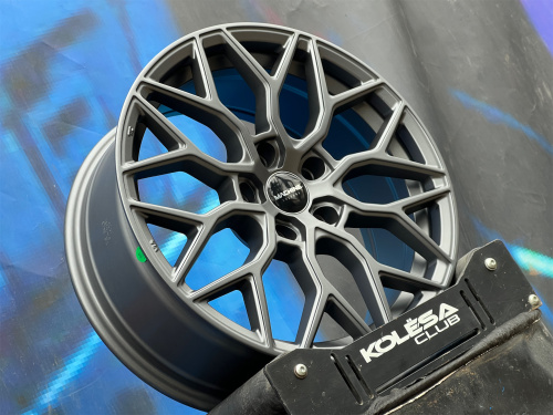 Vossen Design HF2 7,5j-17 5*114,3 ET35 d67,1 MG