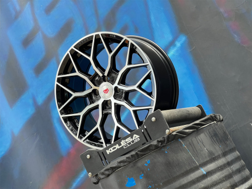 Vossen Design HF2 7,5j-17 4*100 ET40 d73,1 GBF