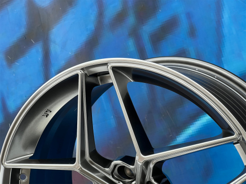 HRE Design FF11 8,5j-19 5*114,3 ET35 d73,1 HB