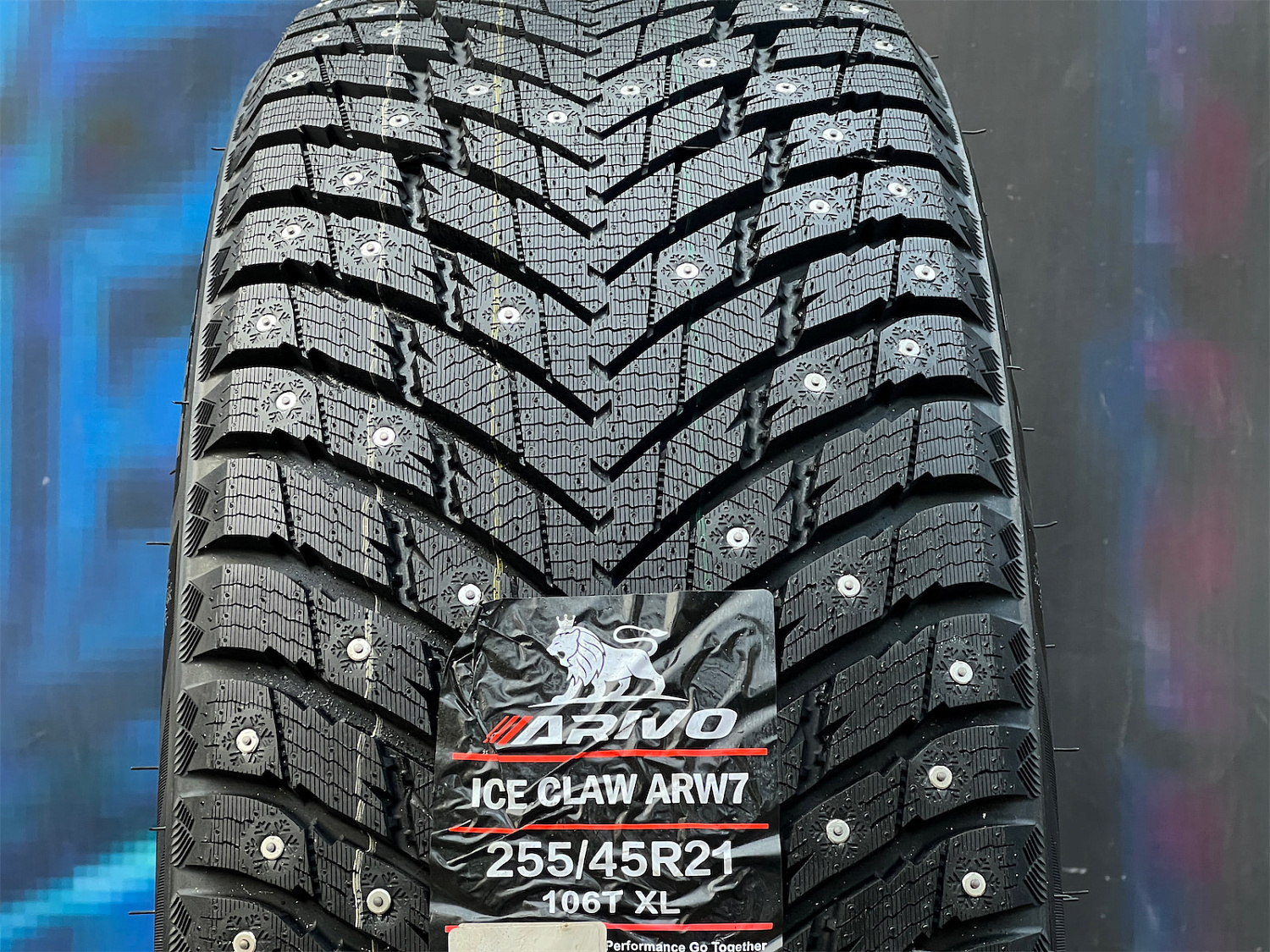 Arivo Ice Claw ARW7 255/45 R21 106T