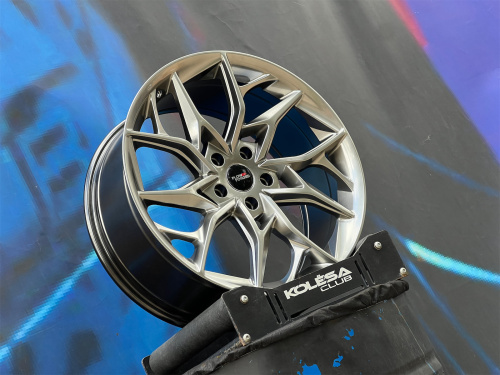 Комплект (4 шт) Khann Design DUX14 8,5j-19 5*114,3 ET35 d67,1 HB