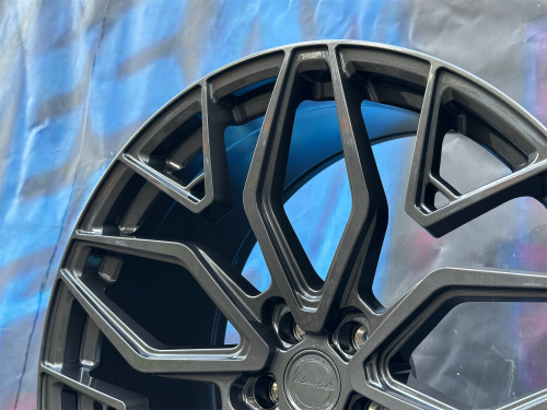 Комплект KC Wheels ART701 10,5j-22 5*112 et35 d66,6 и 9,5j-22 5*112 d66,6 GM