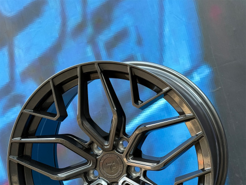 Комплект (4 шт) Titan Forged FA621 8,5j-18 5*105 ET35 d56,6 MG