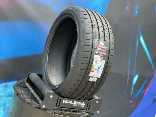 Arivo Ultra ARZ4 225/40 R18 92W