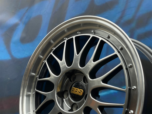 Комплект (4 шт) KC Wheels LM 8j-18 5*108 ET35 d73,1 HBPL