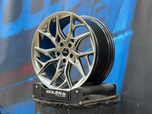 Комплект (4 шт) Khann Design DUX14 8,5j-19 5*114,3 ET35 d67,1 HB