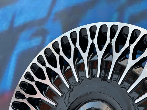 Brixton Design LX09 7,5j-17 5*114,3 ET40 d73,1 GBF