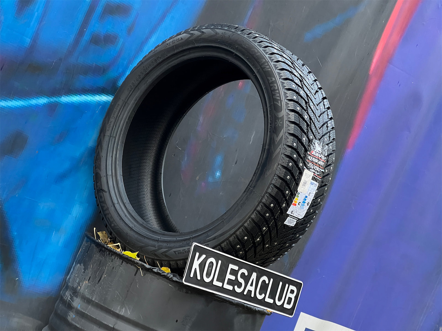 Arivo Ice Claw ARW7 255/45 R21 106T