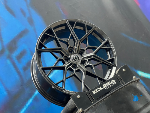 HRE Design FF10 7,5j-17 5*105 ET35 d56,6 DHB