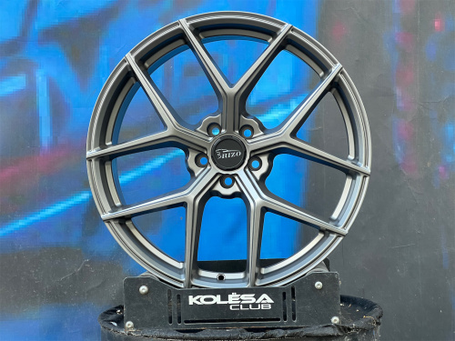 Комплект Rizo RS8 9,5j-20 5*112 et38 d66,6 и 8,5j-20 5*112 d66,6 MG