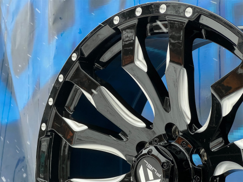 Комплект (4 шт) Fuel Design Blitz 9j-20 6*139,7 ET20 d110,1 B+M