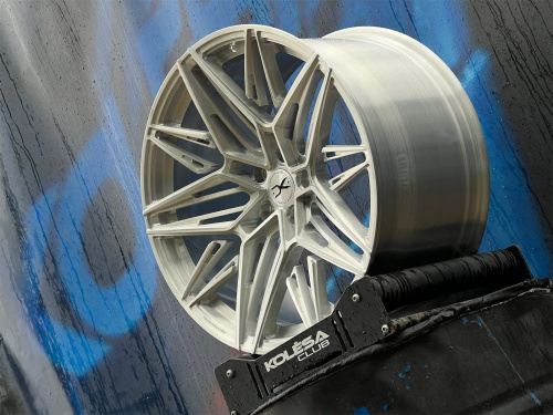 KC Wheels KC01 10j-21 5*120 ET30 d74,1 SBrsd передние