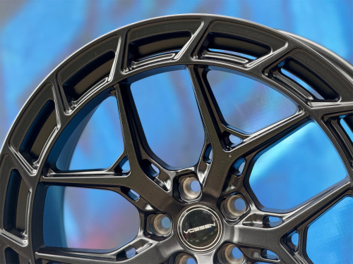 Комплект (4 шт) Vossen Design LC3 8,5j-20 5*108 ET35 d73,1 MB