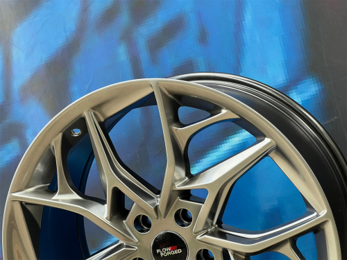 Комплект (4 шт) Khann Design DUX14 8,5j-19 5*114,3 ET35 d67,1 HB