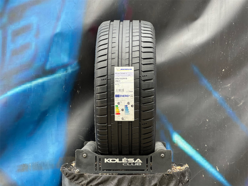 Michelin Pilot Sport 5 255/35 R19 96Y