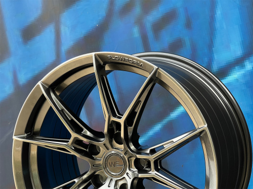 Комплект KC Wheels XF050 9j-18 5*120 et35 d72,6 и 8j-18 5*120 d72,6 HB