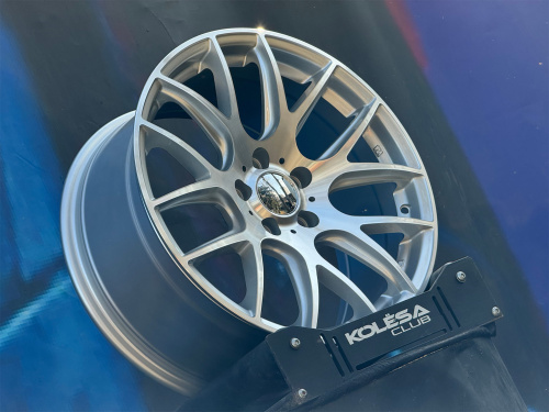 Комплект 3sdm Design D001 9j-20 5*120 et22 d74,1 и 10,5j-20 5*120 d74,1 SF