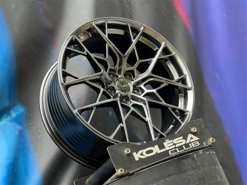 Комплект (4 шт) Koko Wheels FF118 8j-18 5*112 ET35 d66,45 TS