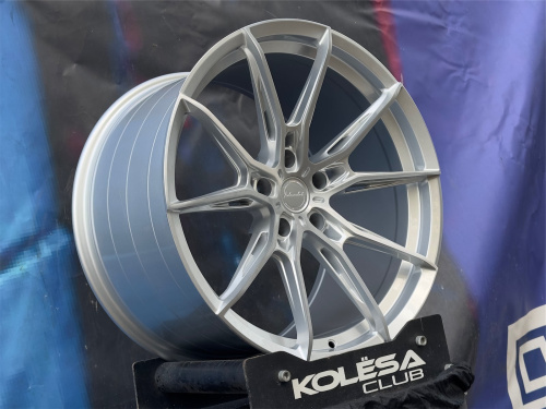 Комплект KC Wheels ART7009 11,5j-20 5*120 et30 d74,1 и 10,5j-20 5*120 d74,1 FBS